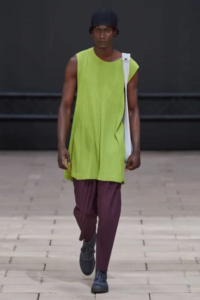Look 8